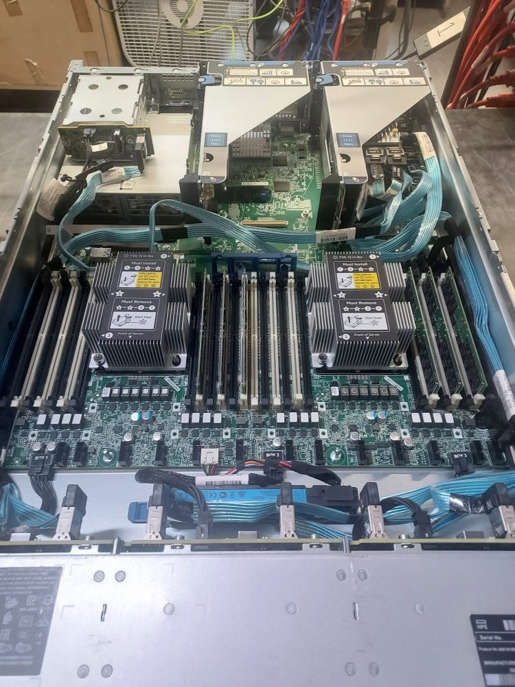 DL-380-24-Bay-Inside-View_v1