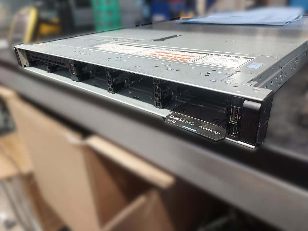 Dell PowerEdge R440 8 Bay chassis