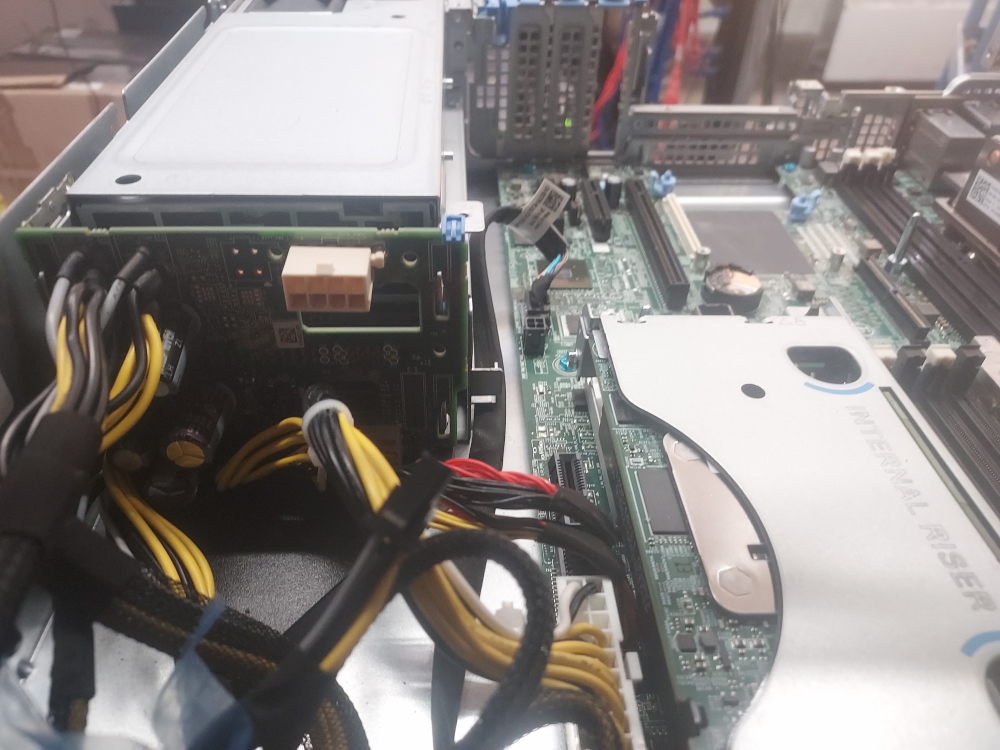 R540 power distribution board installed in chassis