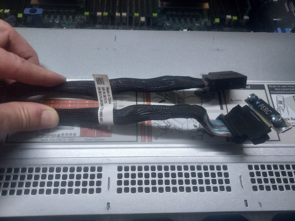 R730xd-12B-SAS-PERC-Cable