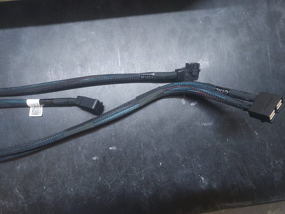 RAID cable for the DELL PowerEdge R740 8 Bay SFF
