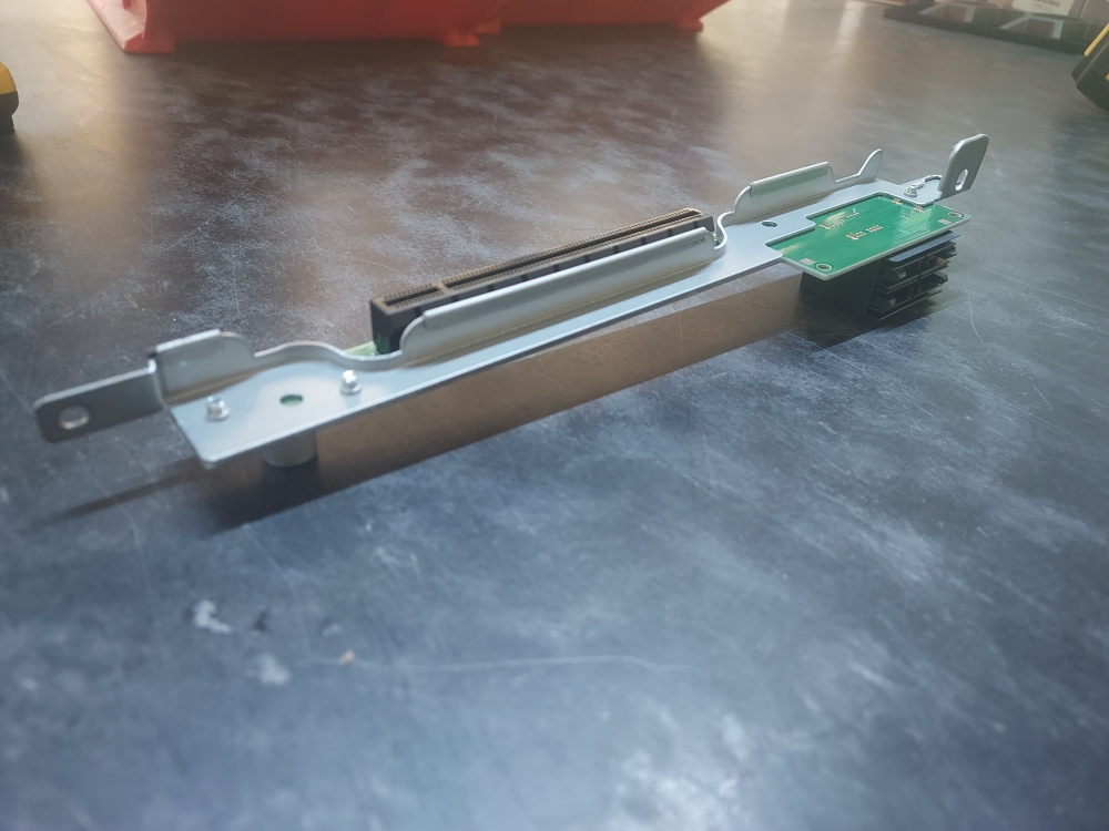 R740-x16-half-riser