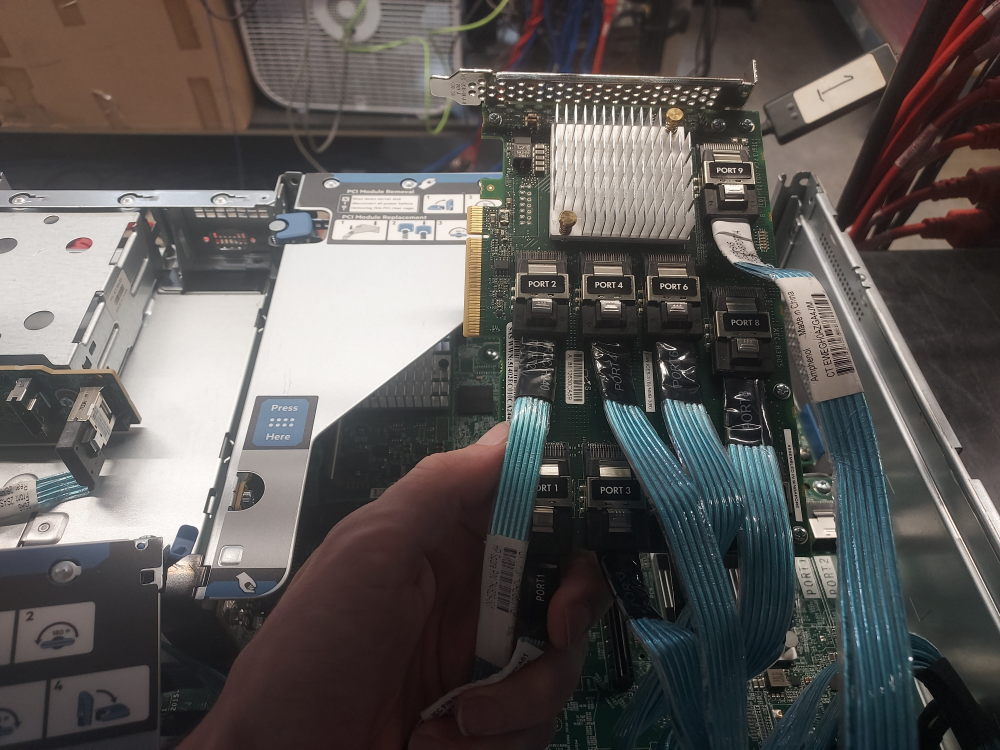 HP DL 380 24 Bay G10 SAS Expander Tutorial