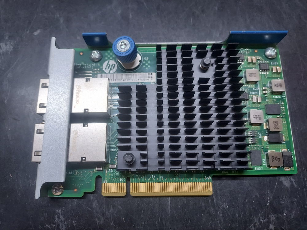 The 561-FLR-T FlexibleLOM card