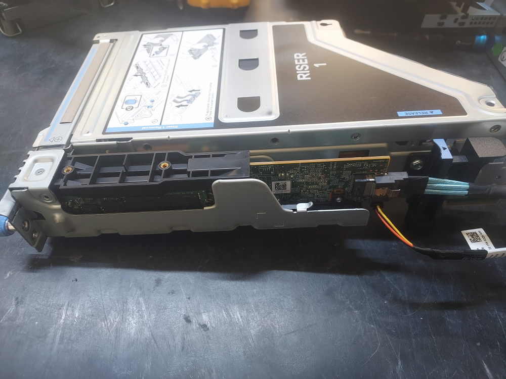 BOSS S2 module installed on riser 1