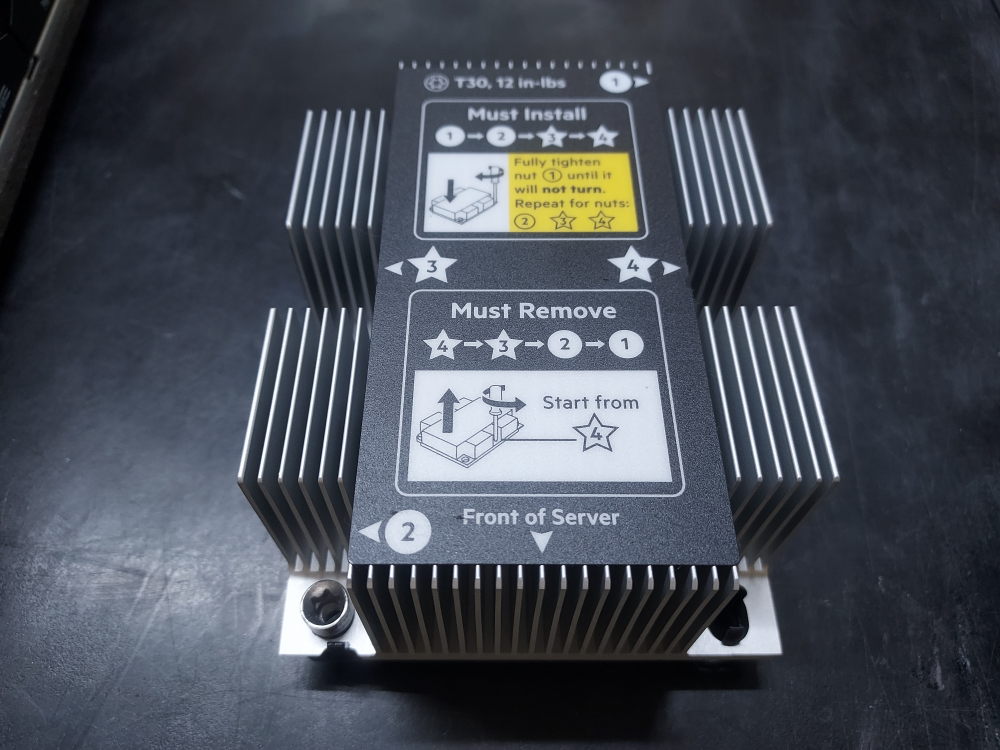 Heatsink compatible with the HP DL 380 G10 server