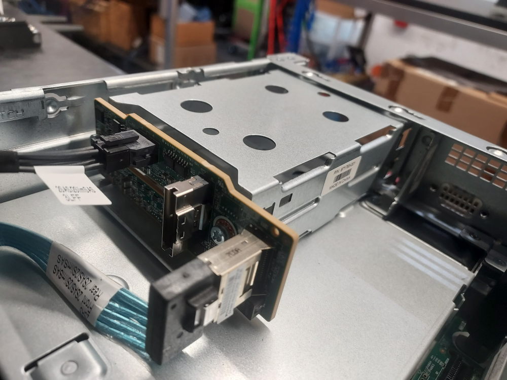 Rear flex bay for the HP DL 380 G10 servers