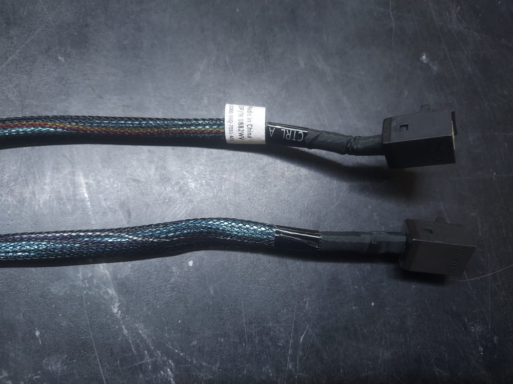 R240 4 Bay LFF PCIe Raid Cable 0882WV