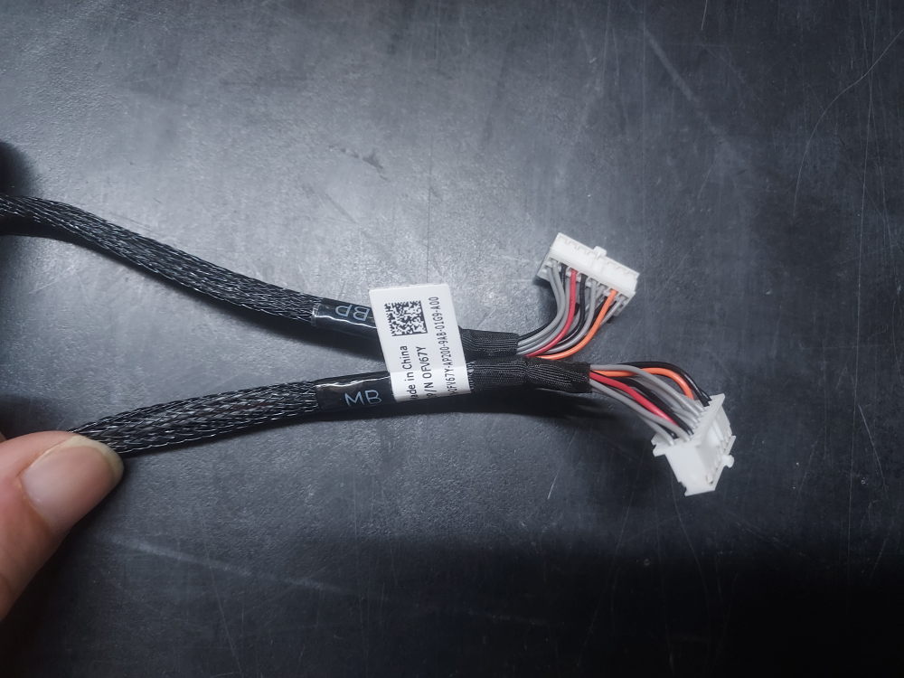 R240 4 Bay LFF Backplane Signal Cable 0FV67Y