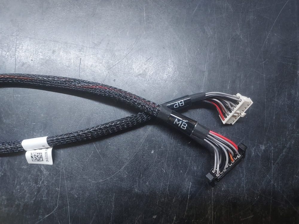 Backplane signal cable for the Dell PowerEdge R440 8 Bay server