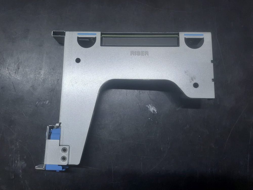 Primary riser for the Dell PowerEdge R440 server