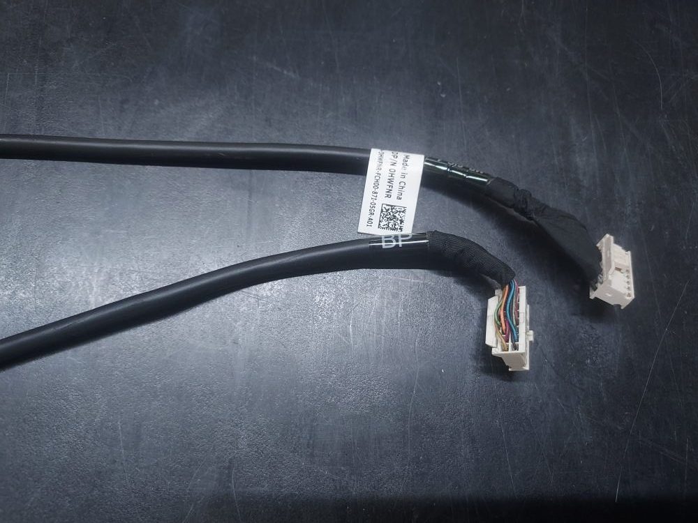 BP signal cable for the Dell PowerEdge R640 8 Bay server