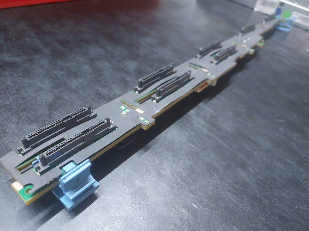 Backplane for the Dell PowerEdge R640 094J5V