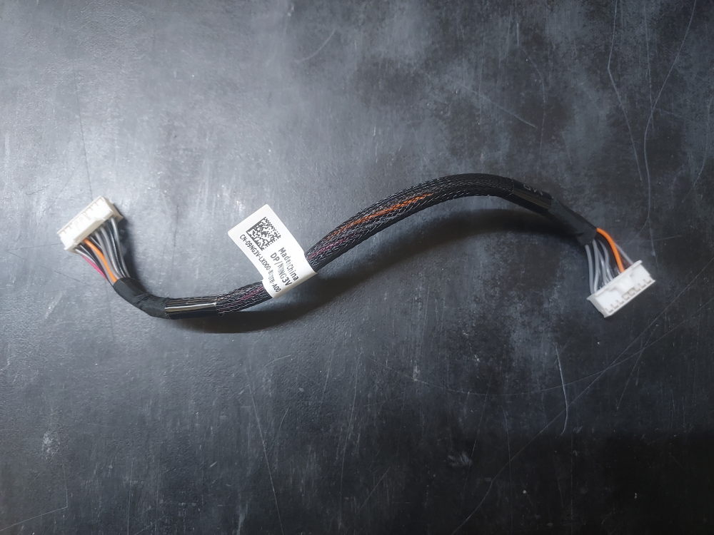 BP signal cable for the Dell PowerEdge R740 16 Bay server