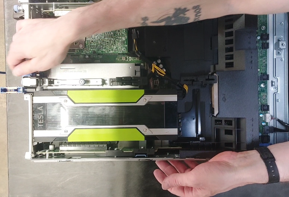 What is the R740 GPU Kit?
