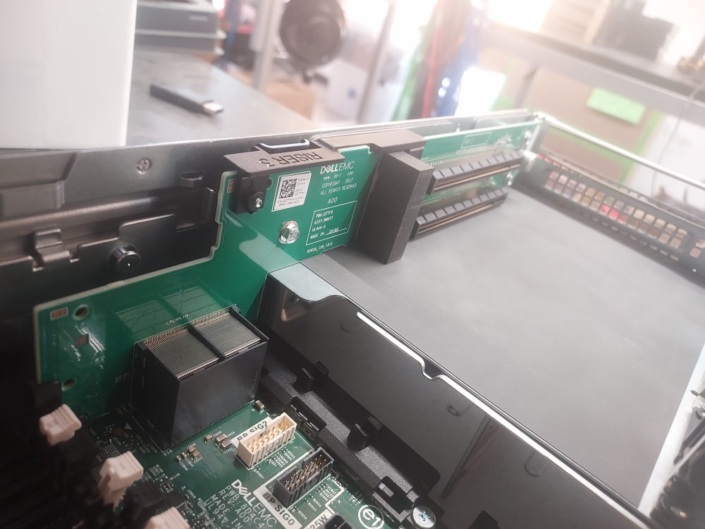 Riser 3 for the R740 and R740xd server platform