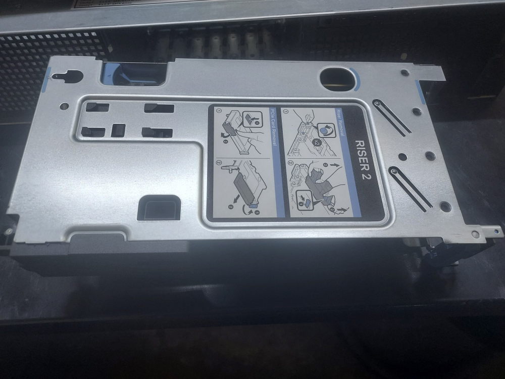 Riser 2 for the Dell PowerEdge R840