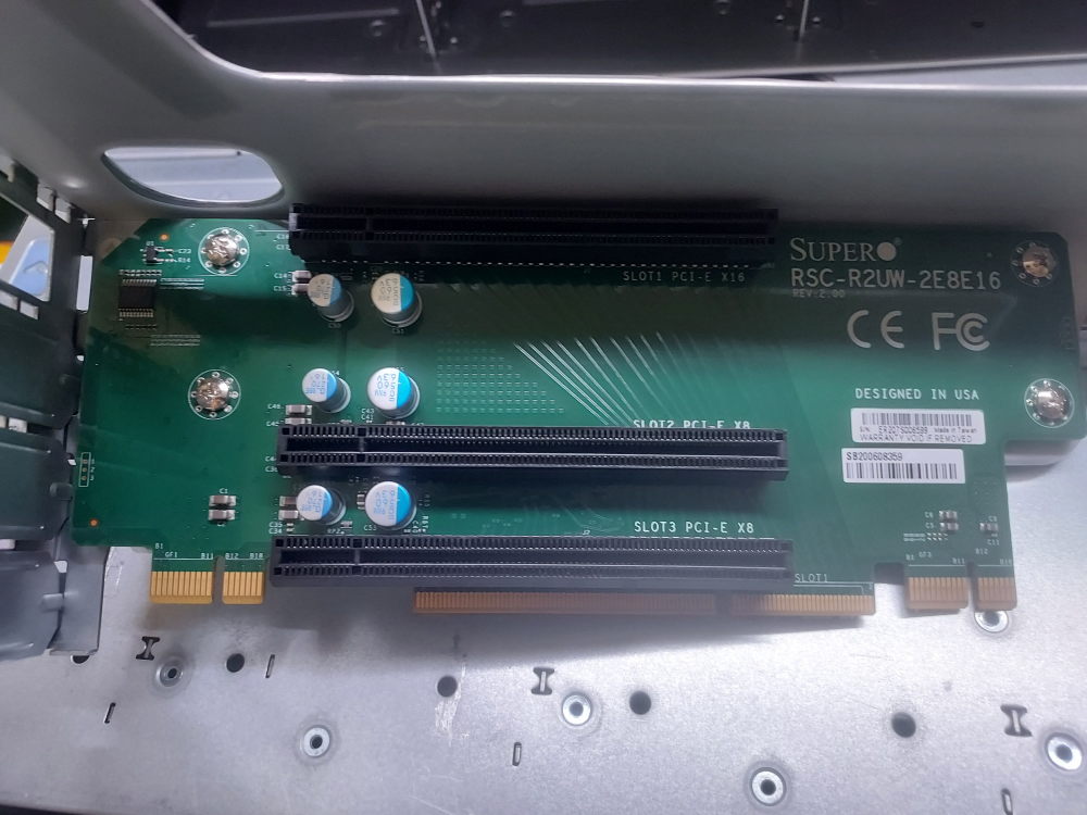 Supermicro PCIe Riser Board RSC-R2UW-2E8E16
