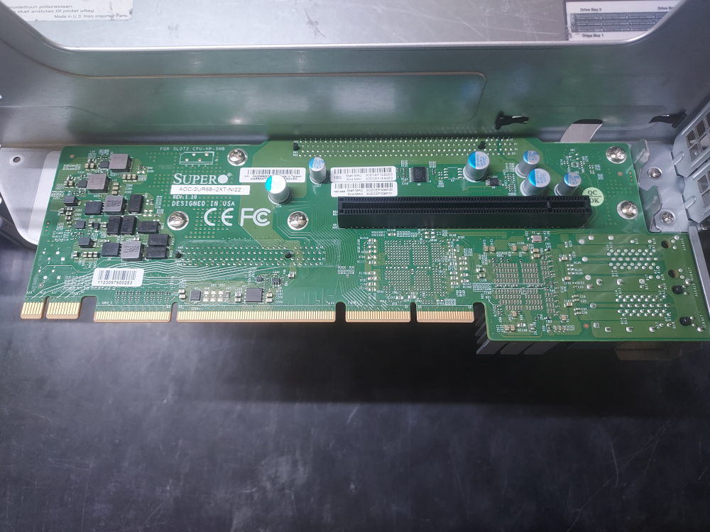 Ultra Riser Board AOC-2UR68-i2XT-NI22 