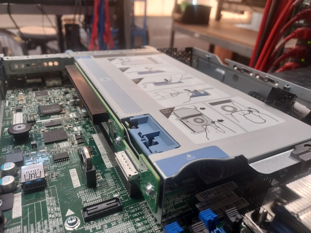 Cisco mRAID riser