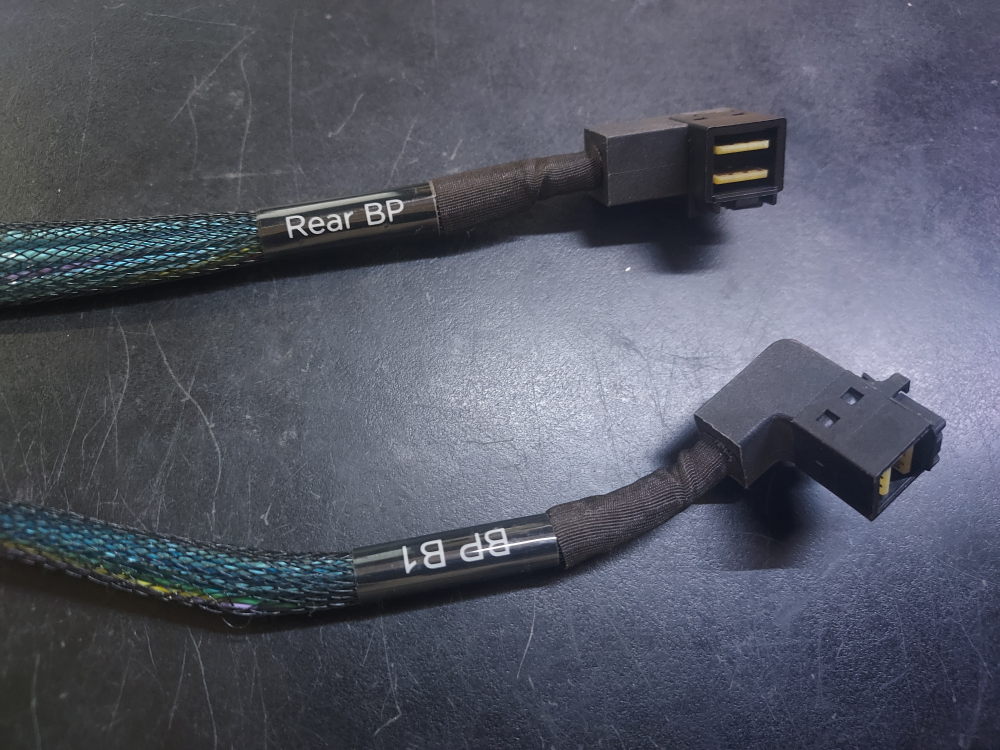R740xd 24 bay rear flex bay SAS cable B1