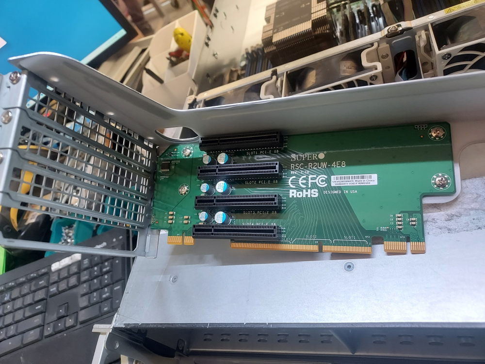 Supermicro RSC-R2UW-4E8 Riser