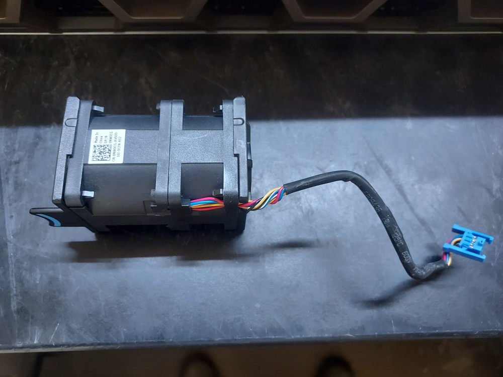 Standard cooling fan for the Dell PowerEdge R440