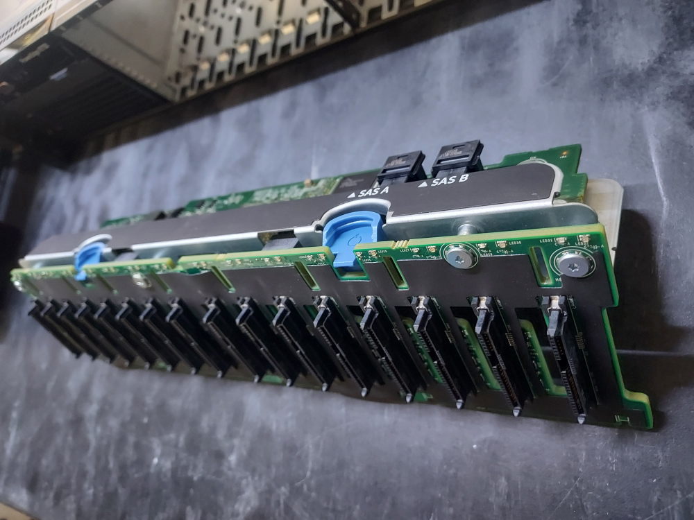 Dell PowerEdge R730 16 Bay SFF Backplane