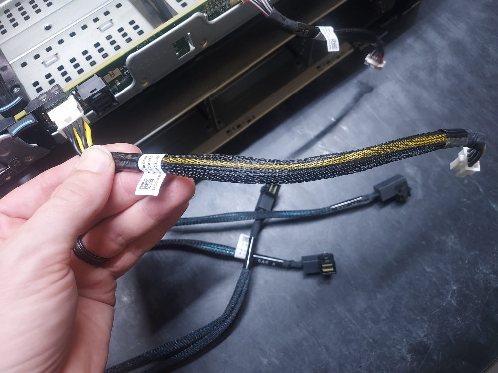 R740xd Mid Bay Power Cable 03CH4K