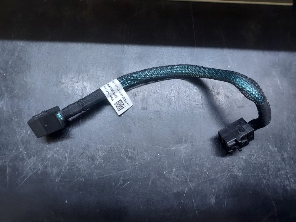 Clock cable for the Dell PowerEdge R940