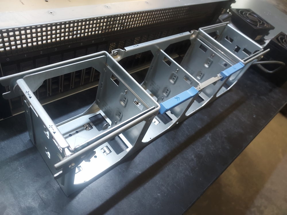 Fan assembly cage for the Dell PowerEdge R940