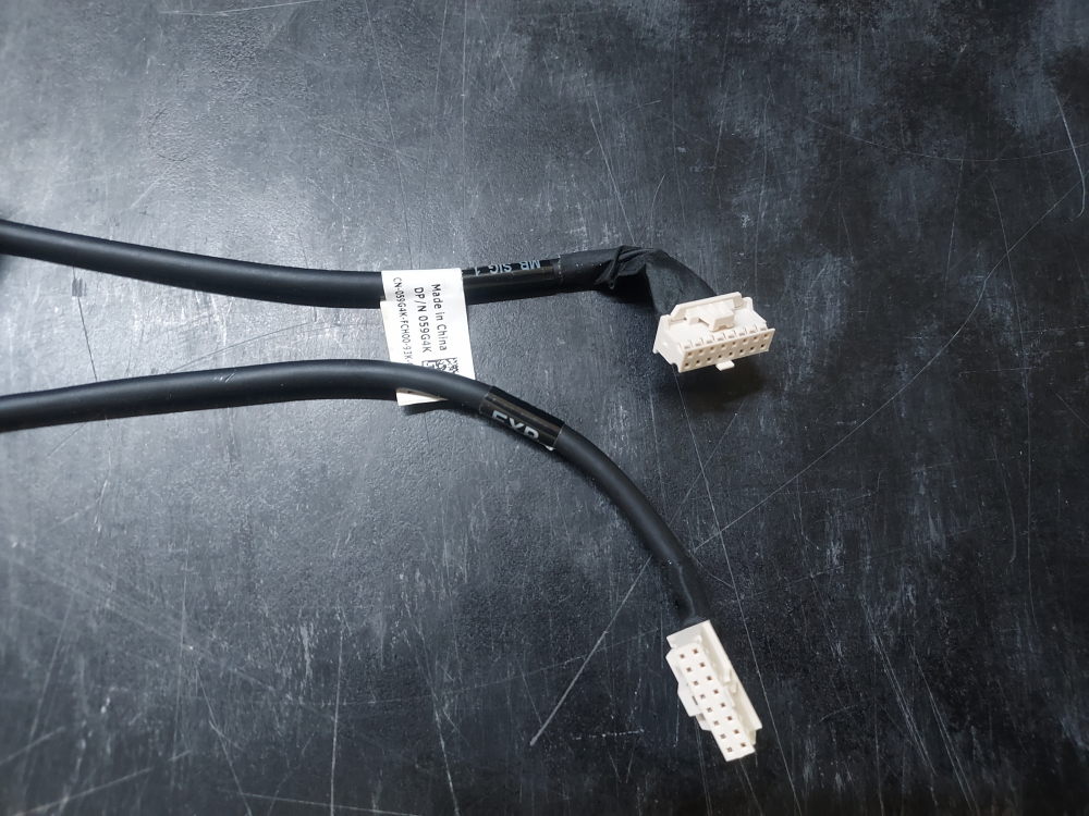 Signal cable for the Dell PowerEdge R640 10 Bay server
