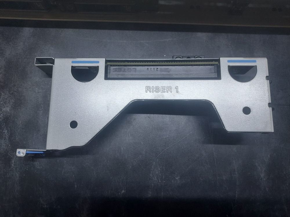 Assembly cage for R440/R540 riser 1