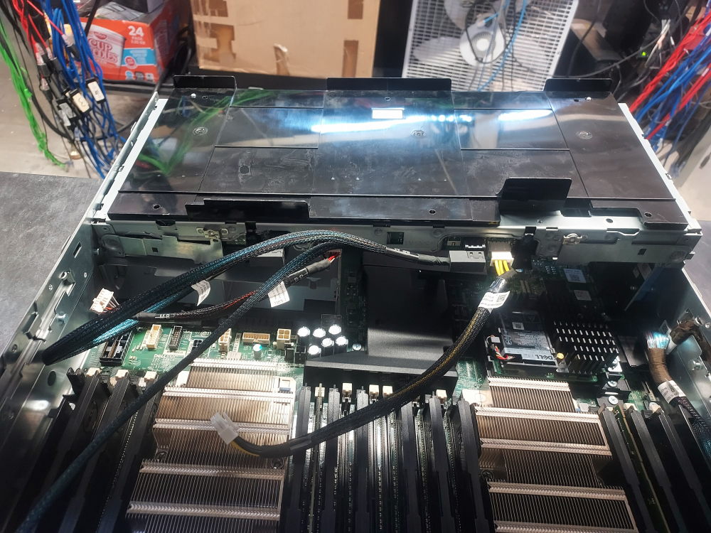 Installing the R740xd mid bay