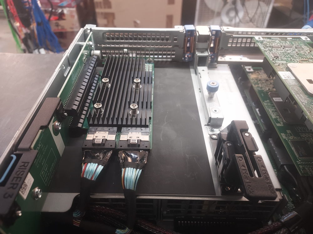 R740xd NVME cable A2/B2 to riser 3